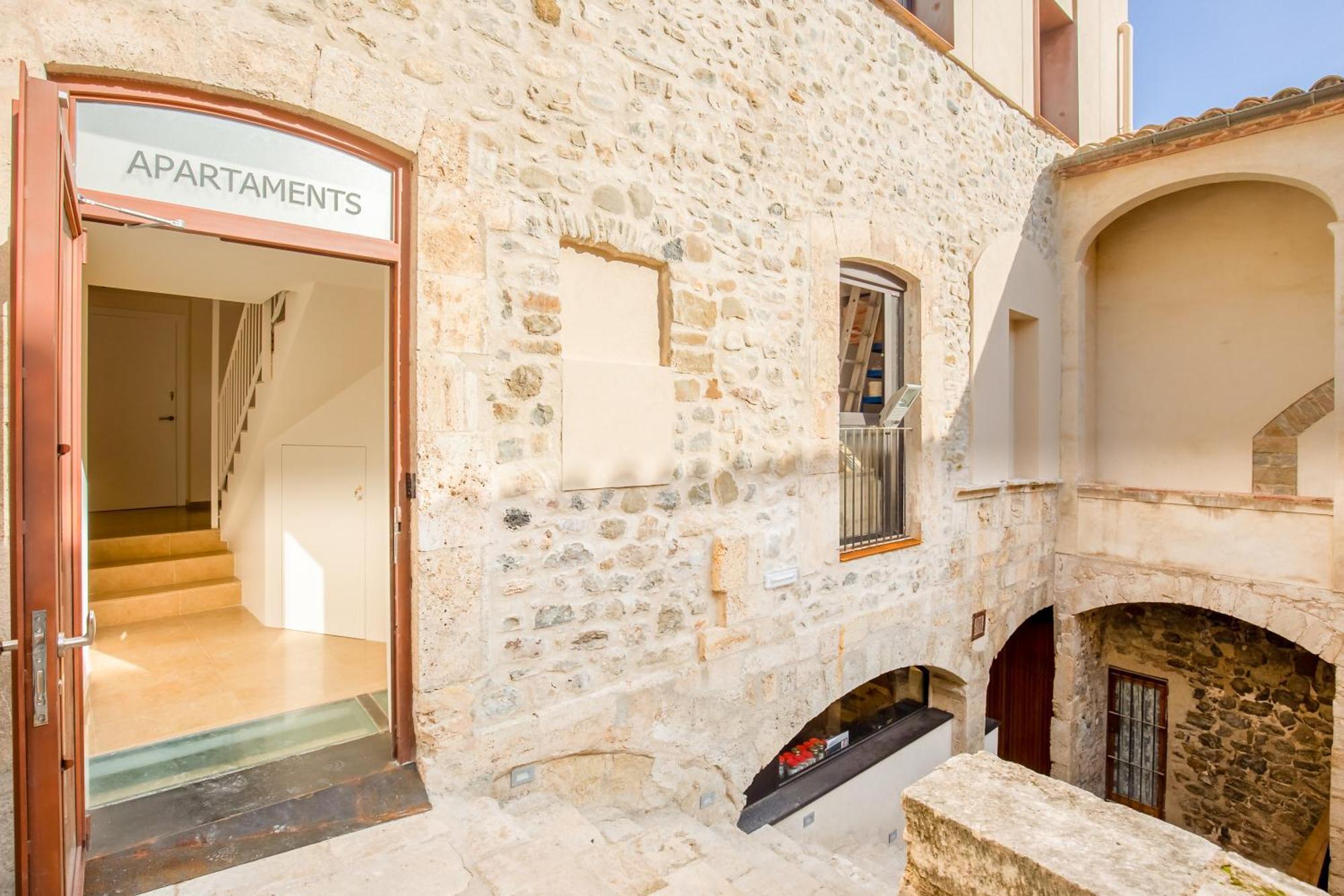 Besalú 3 modern apt w terrace y great views ac Exterior foto
